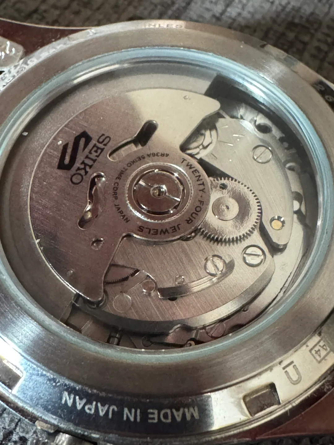 Seiko 5 Sports Field Watch SBSA113 4R36-10A0 image indicator(3)