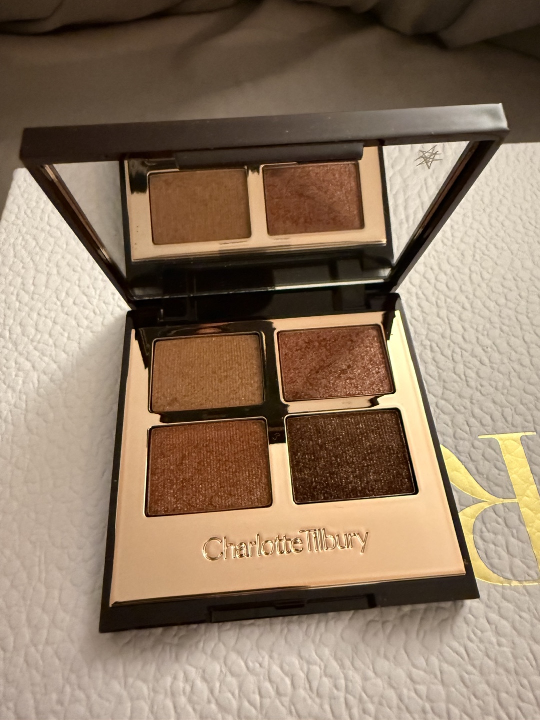 NEW- Collection of 4 eyeshadow palettes - photo 2