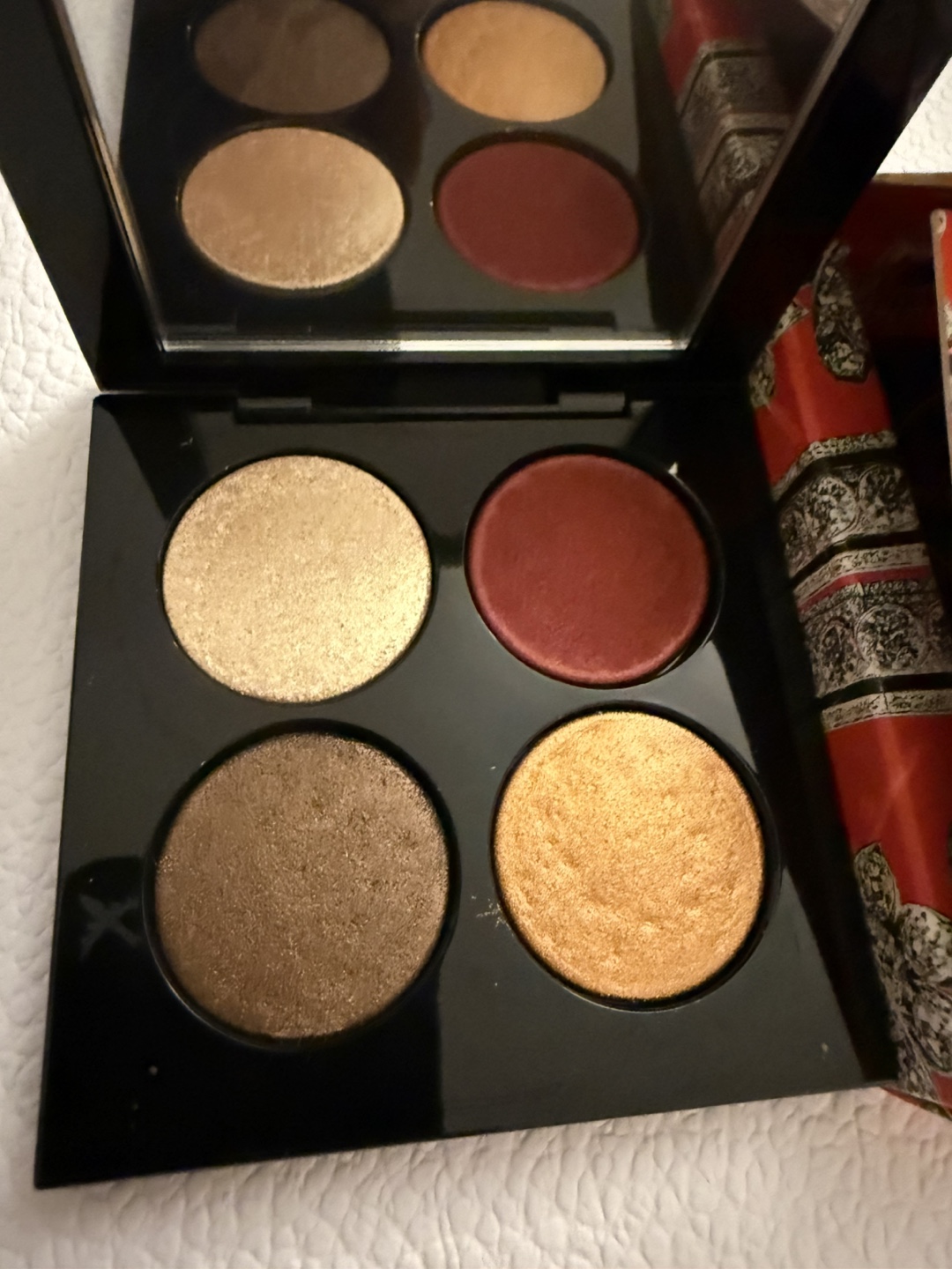 NEW- Collection of 4 eyeshadow palettes - photo 4
