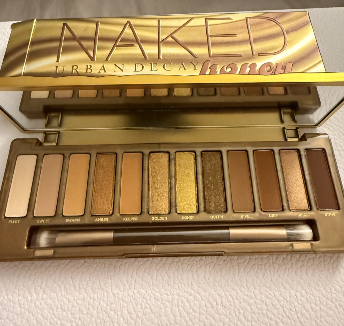 NEW- Collection of 4 eyeshadow palettes - photo 3