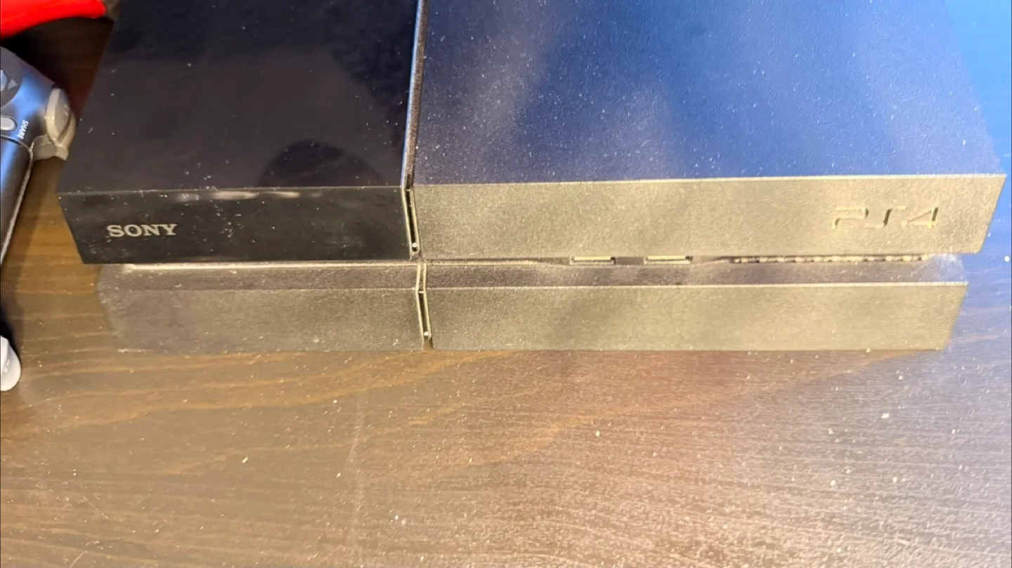 PlayStation 4 Console Bundle with Games and 4 Controllers image indicator(3)