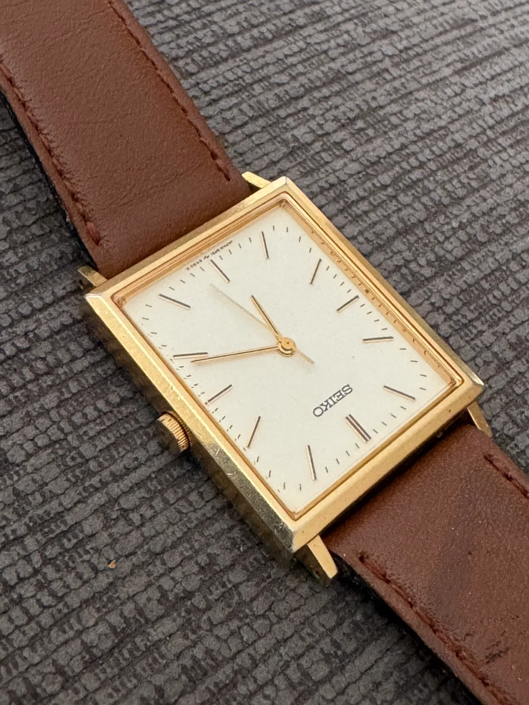 Seiko Vintage Gold Square Watch Quartz 25mm 5P31-5320 image indicator(5)