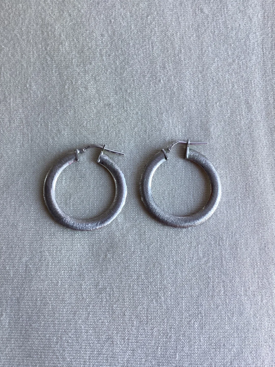 SILVER HOOPS thumbnail
