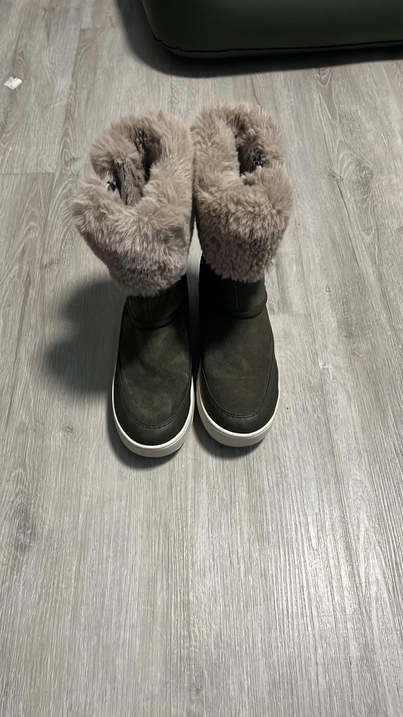 Koolaburra by UGG Winter Boots- no box
