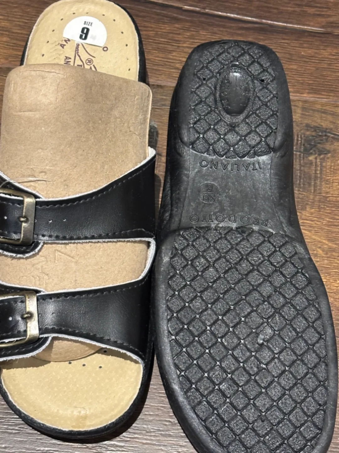 NEW Italian women’s Leather Sandals Size 9 NEW image indicator(3)