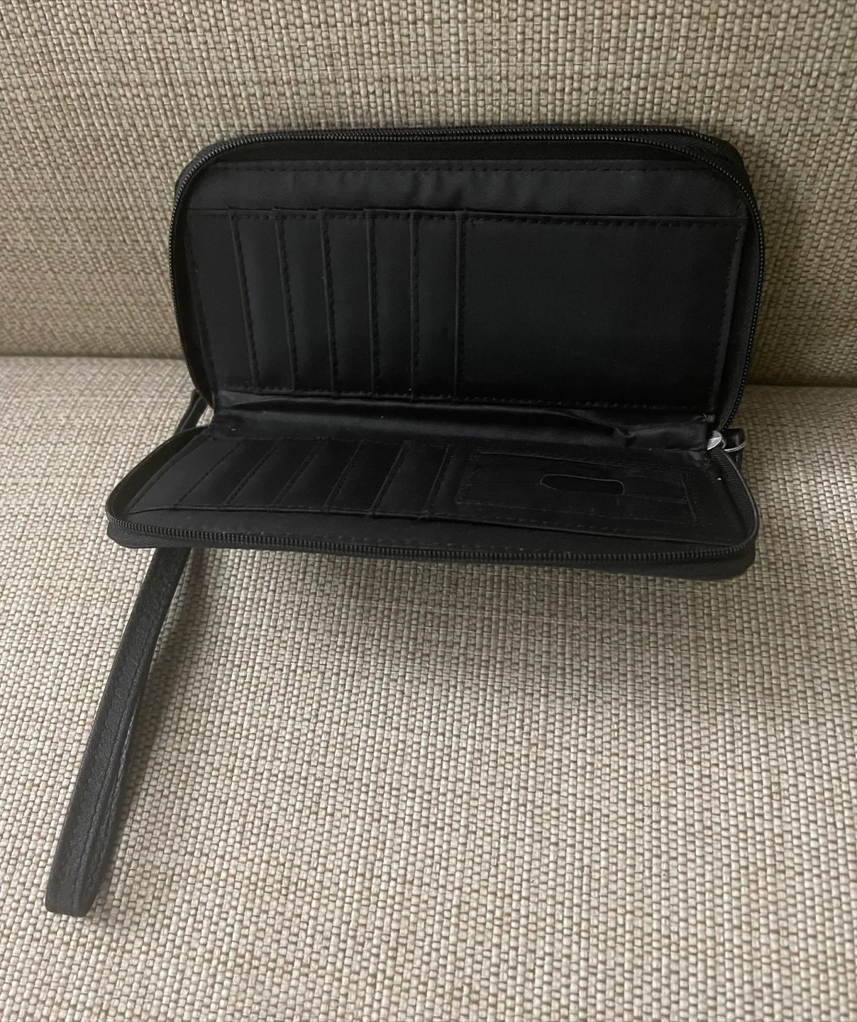 Nicole Miller Women’s Black Leather Wallet image indicator(6)