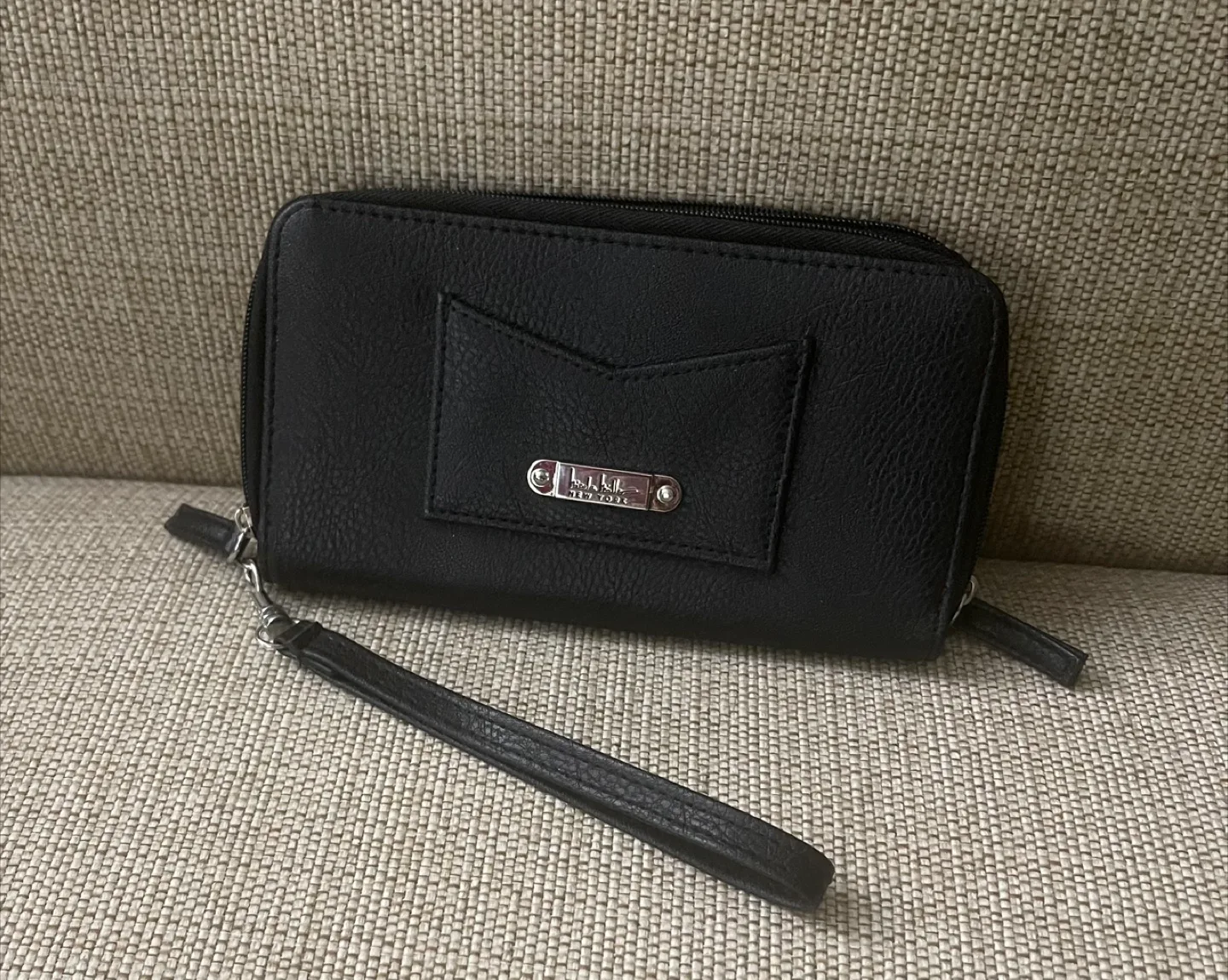 Nicole Miller Women’s Black Leather Wallet image indicator(5)