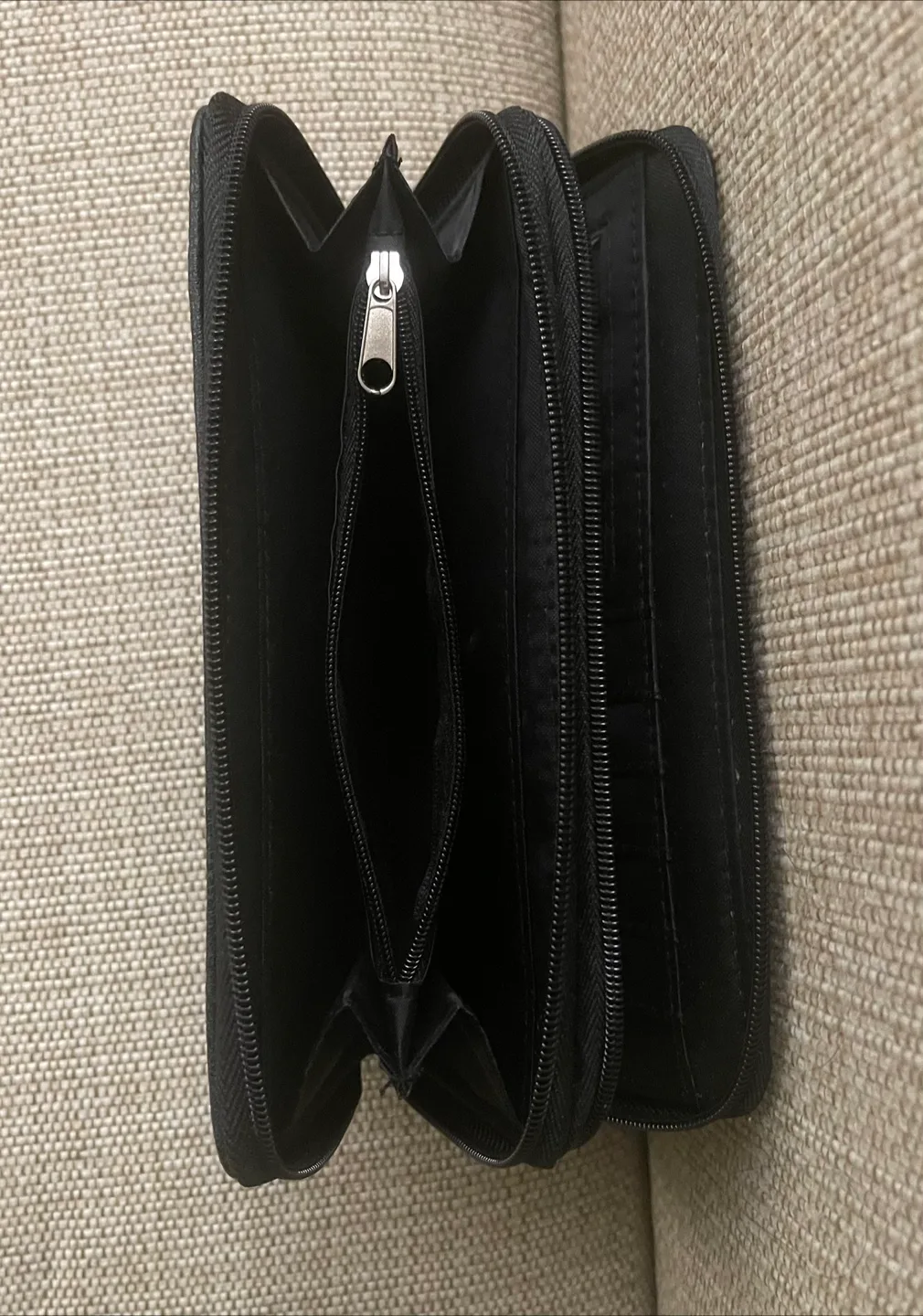 Nicole Miller Women’s Black Leather Wallet image indicator(9)