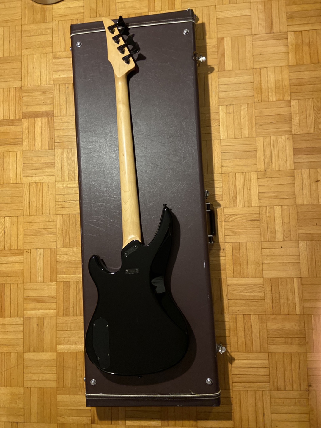 Yamaha Bass Guitar with Case - photo 2