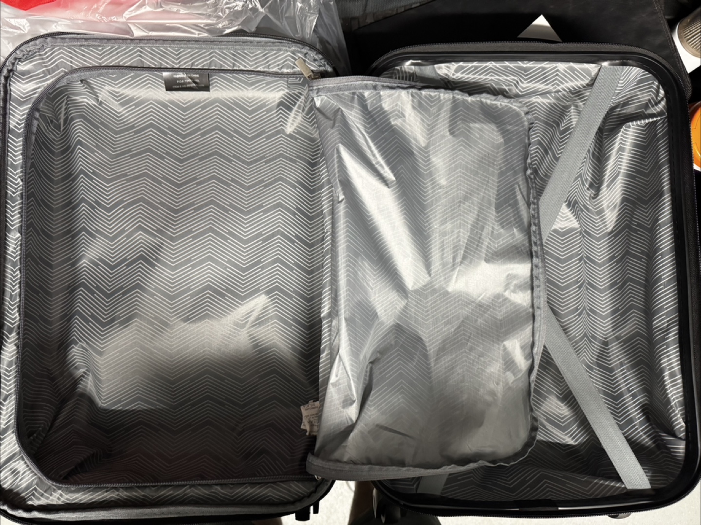 Chicago Collection Rolling Carry-on Suitcase - photo 3