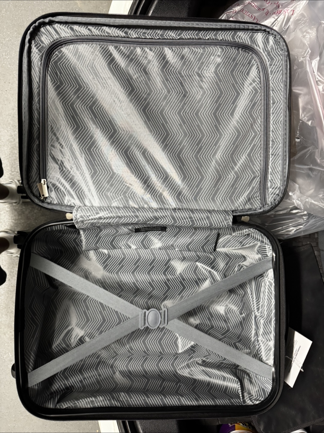 Chicago Collection Rolling Carry-on Suitcase - photo 2
