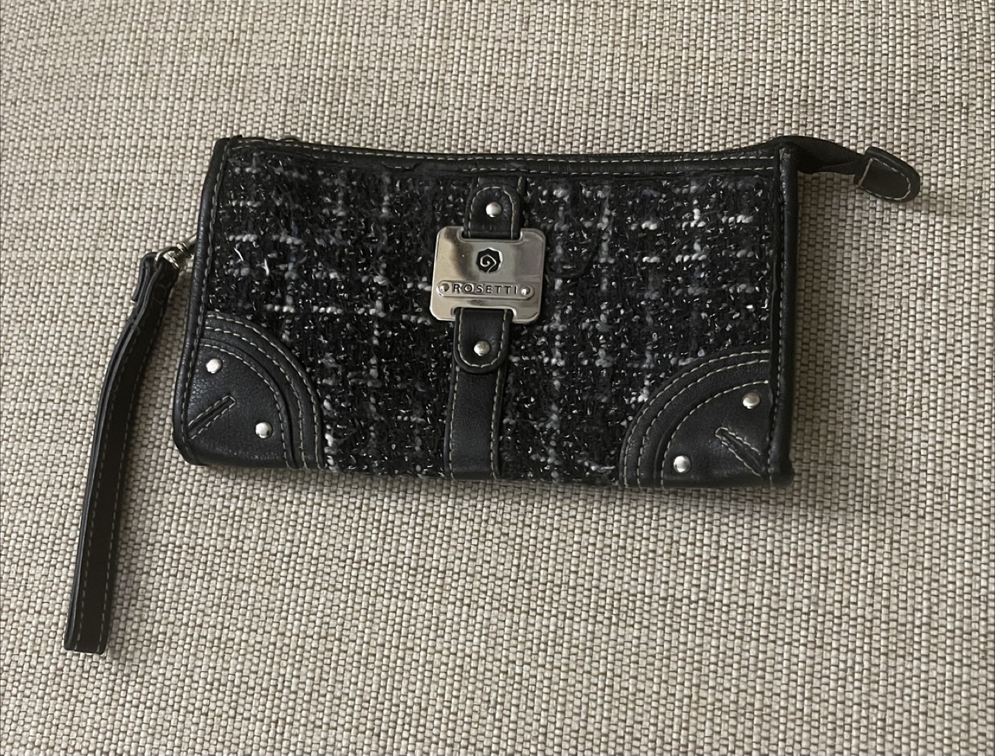 🌱 Rosetti Women’s Black and White Clutch Purse / Wallet