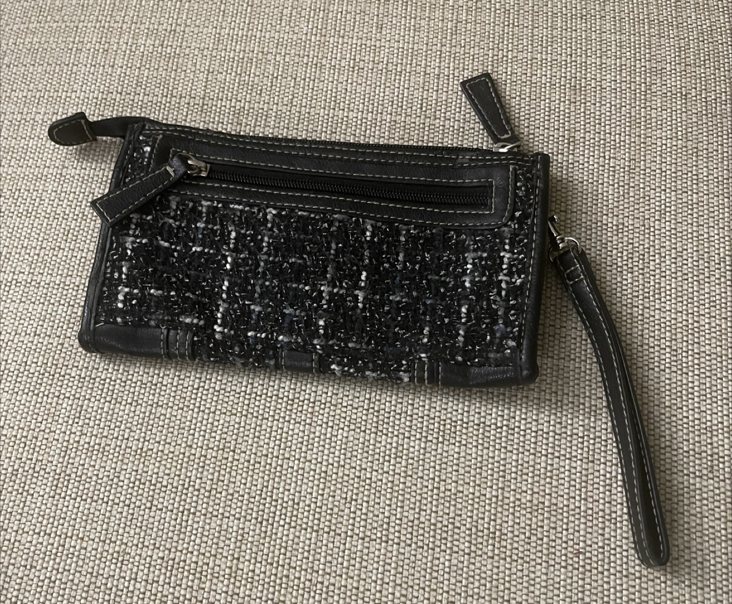 🌱 Rosetti Women’s Black and White Clutch Purse / Wallet - photo 2