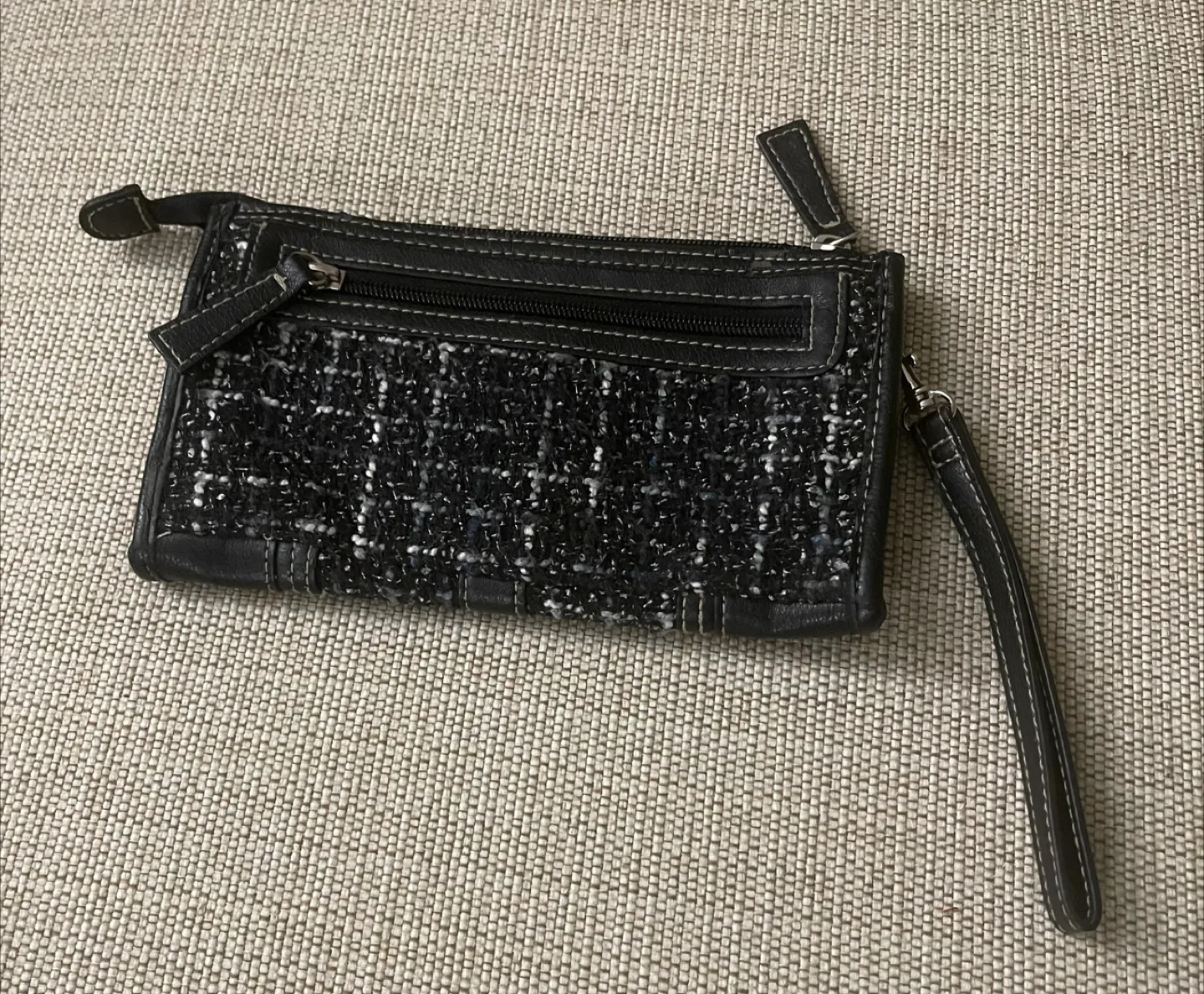 Rosetti Women’s Black and White Clutch Purse / Wallet image indicator(2)