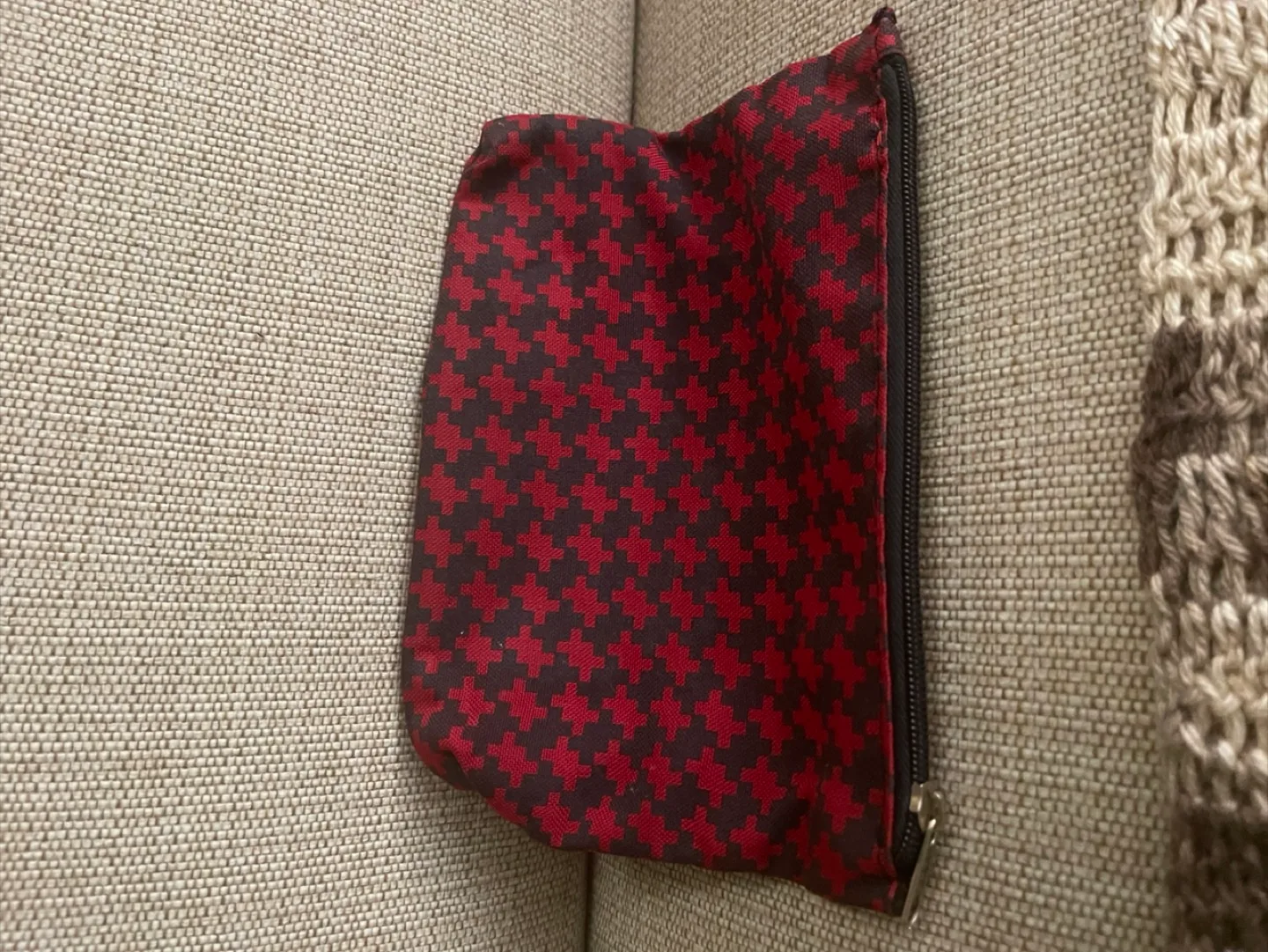 Red Houndstooth Zipper Pouch / Cosmetic Bag image indicator(2)