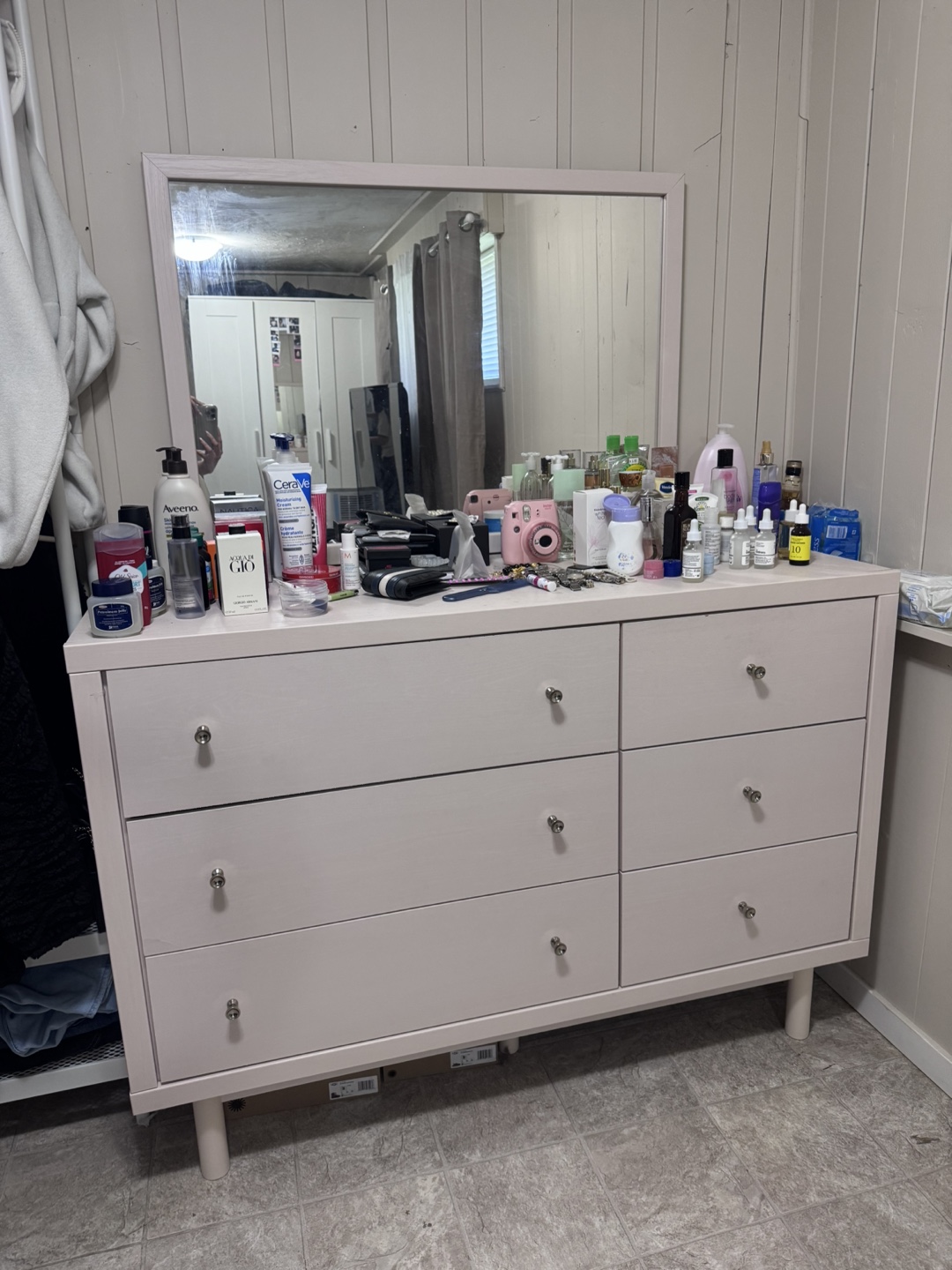 White pearl Dresser with Mirror