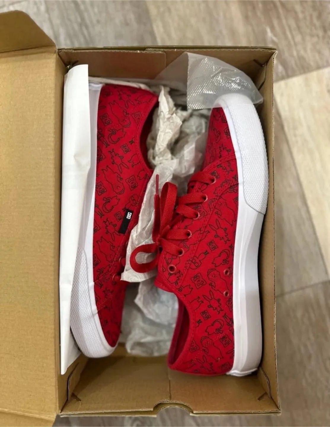 DC/Bob's burger’s Collab shoes, ketchup colour way.   Size 10 image indicator(2)