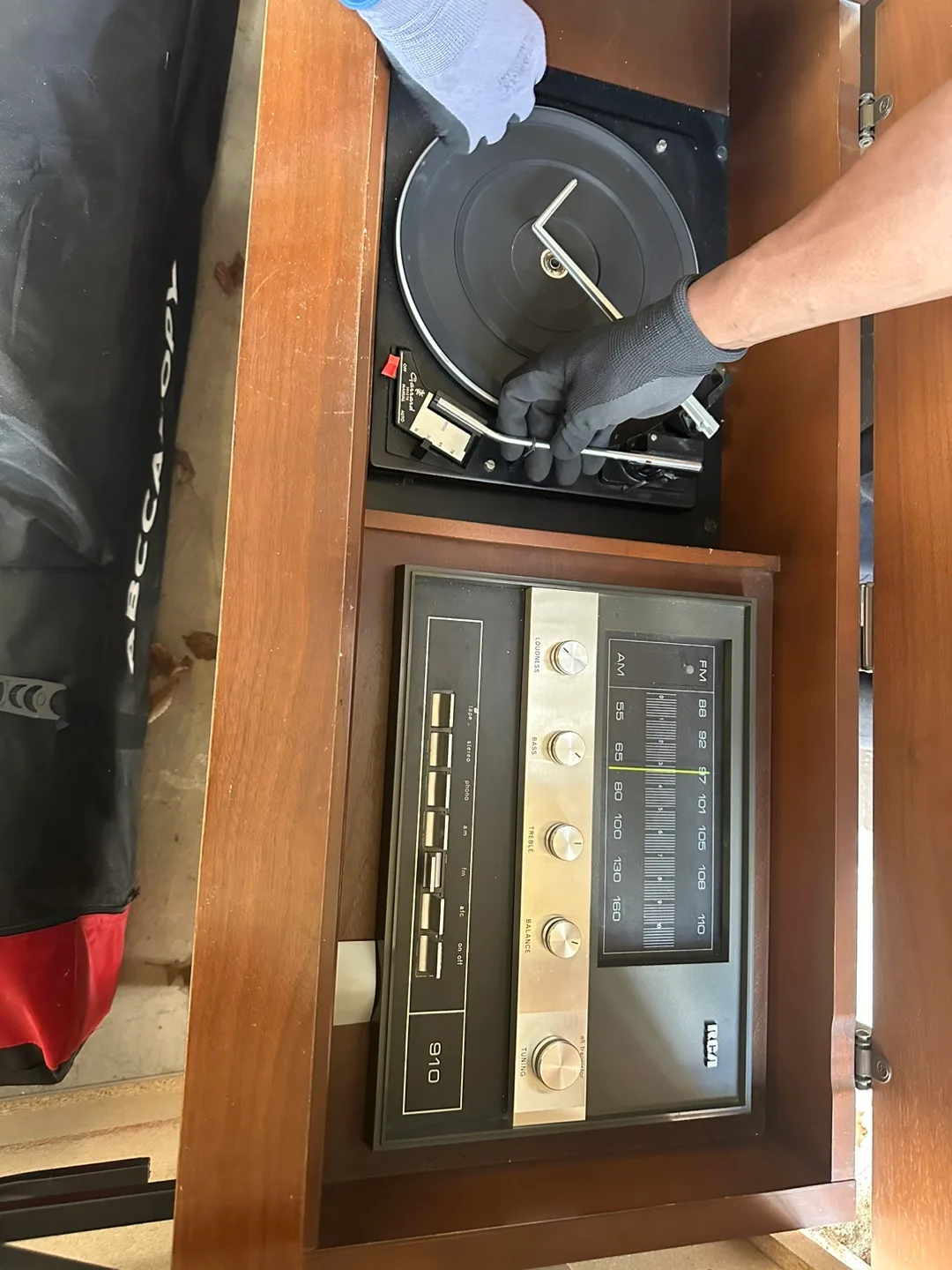 Vintage Stereo Console image indicator(2)