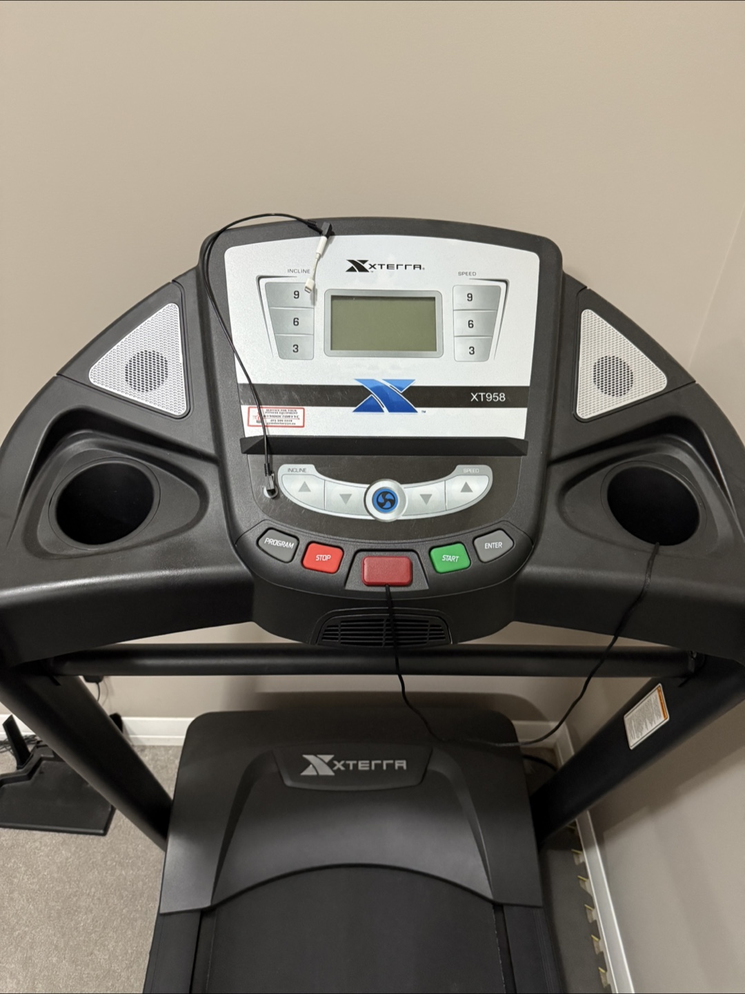 Xterra XT958 Treadmill - photo 2