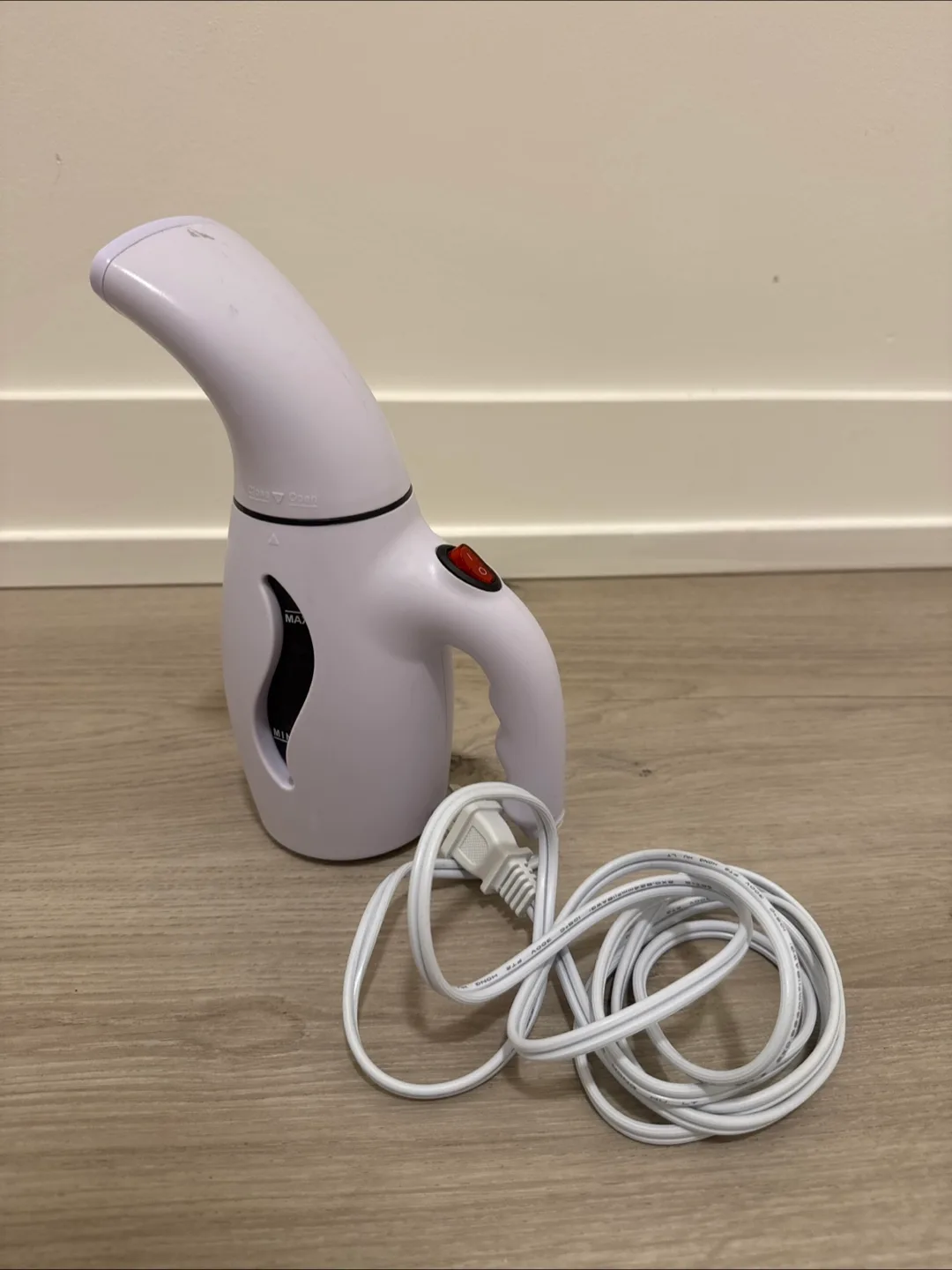 Handheld Clothing Steamer thumbnail