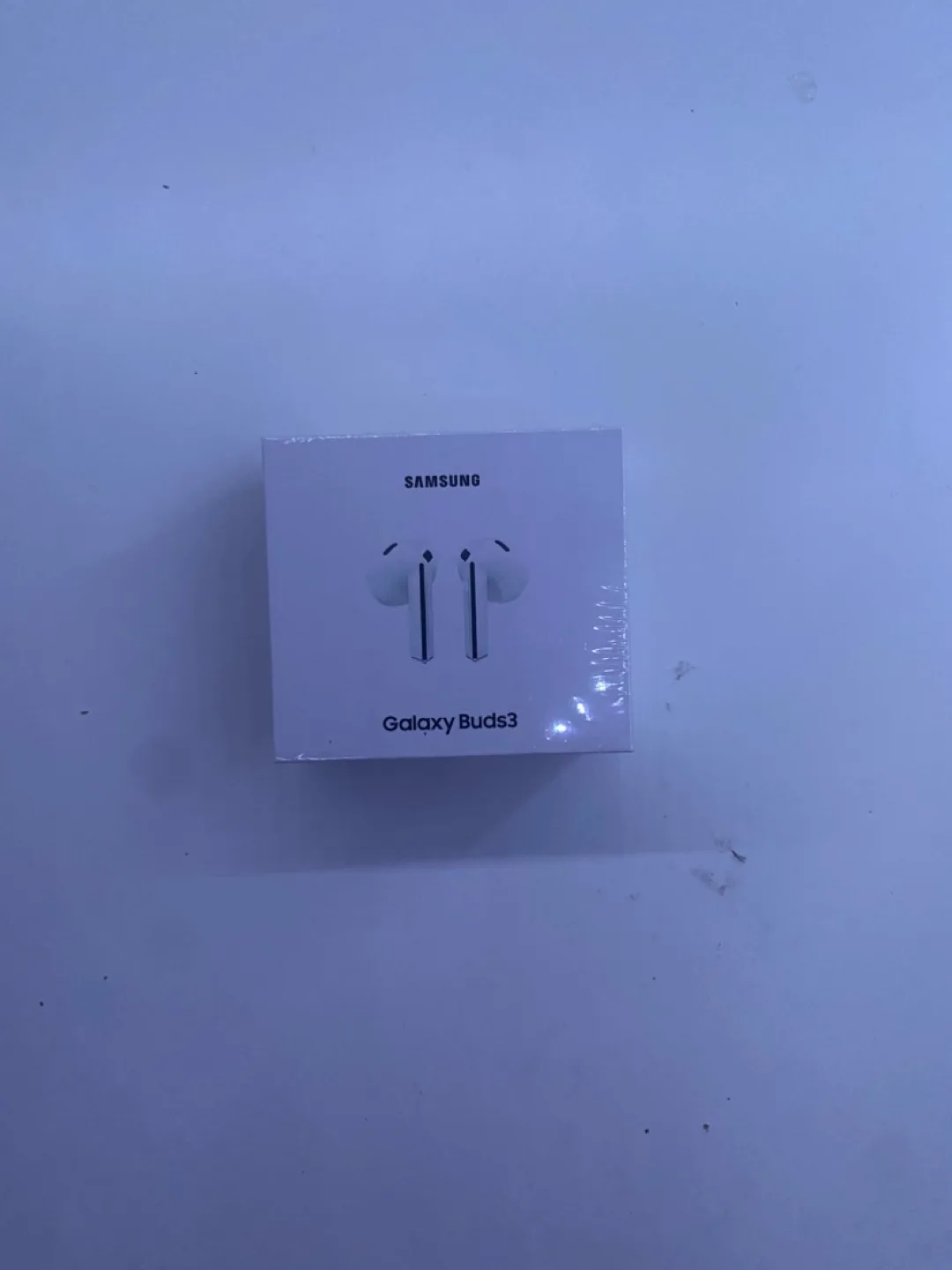 Brand new sealed Samsung galaxy buds 3 thumbnail