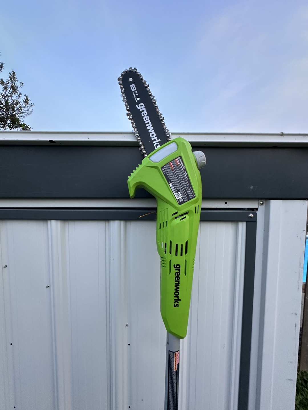 Greenworks 24V 8” pole saw - photo 2