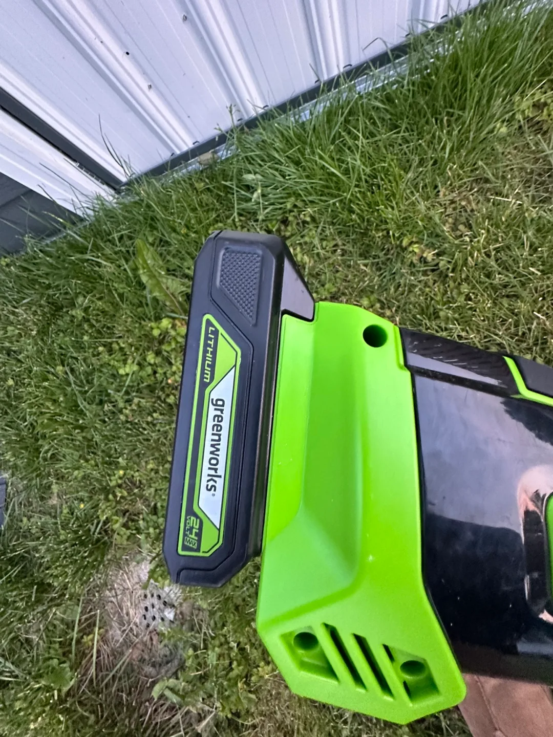 Greenworks 24V 8” pole saw image indicator(3)