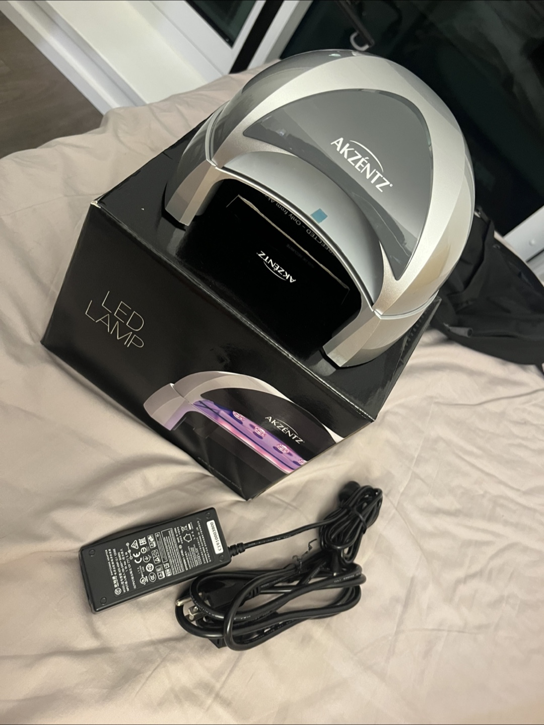 Akzéntz LED Lamp