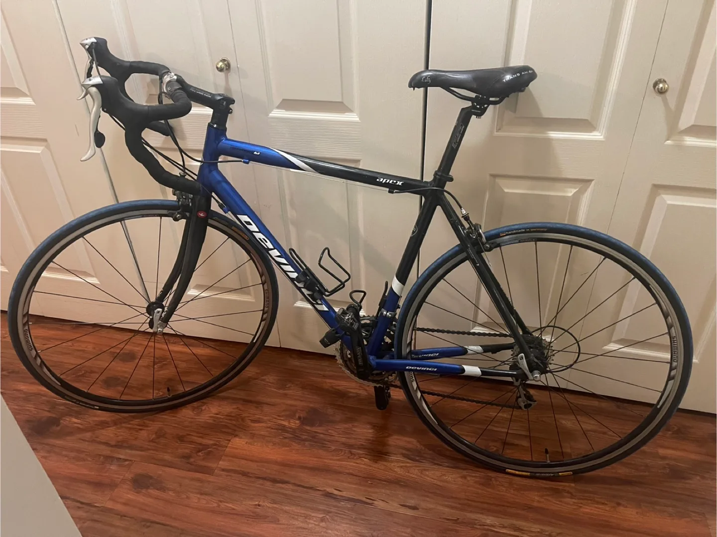 DEVINCI APEX ROAD BICYCLE thumbnail
