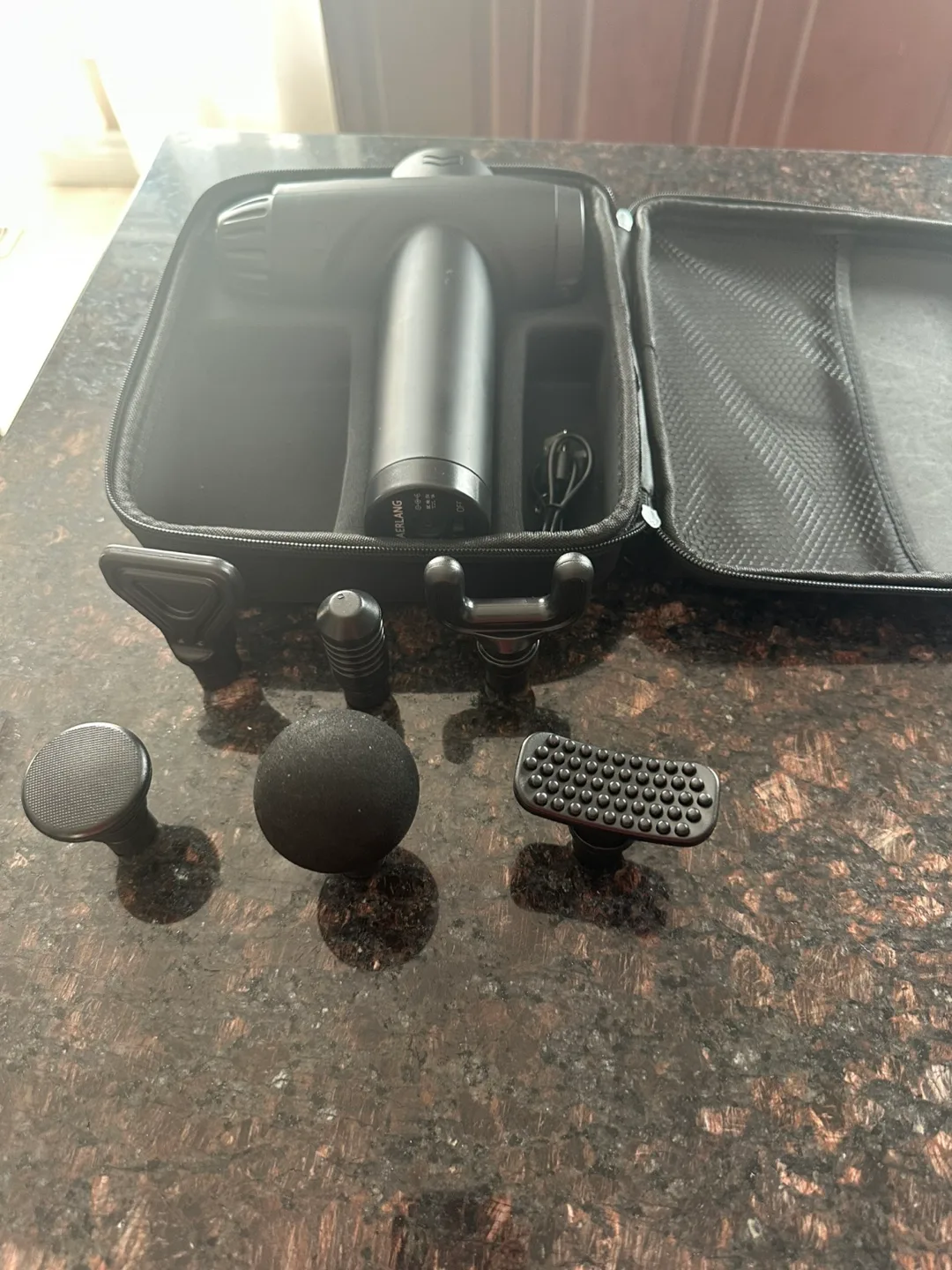 AERLANG Massage Gun with Case thumbnail