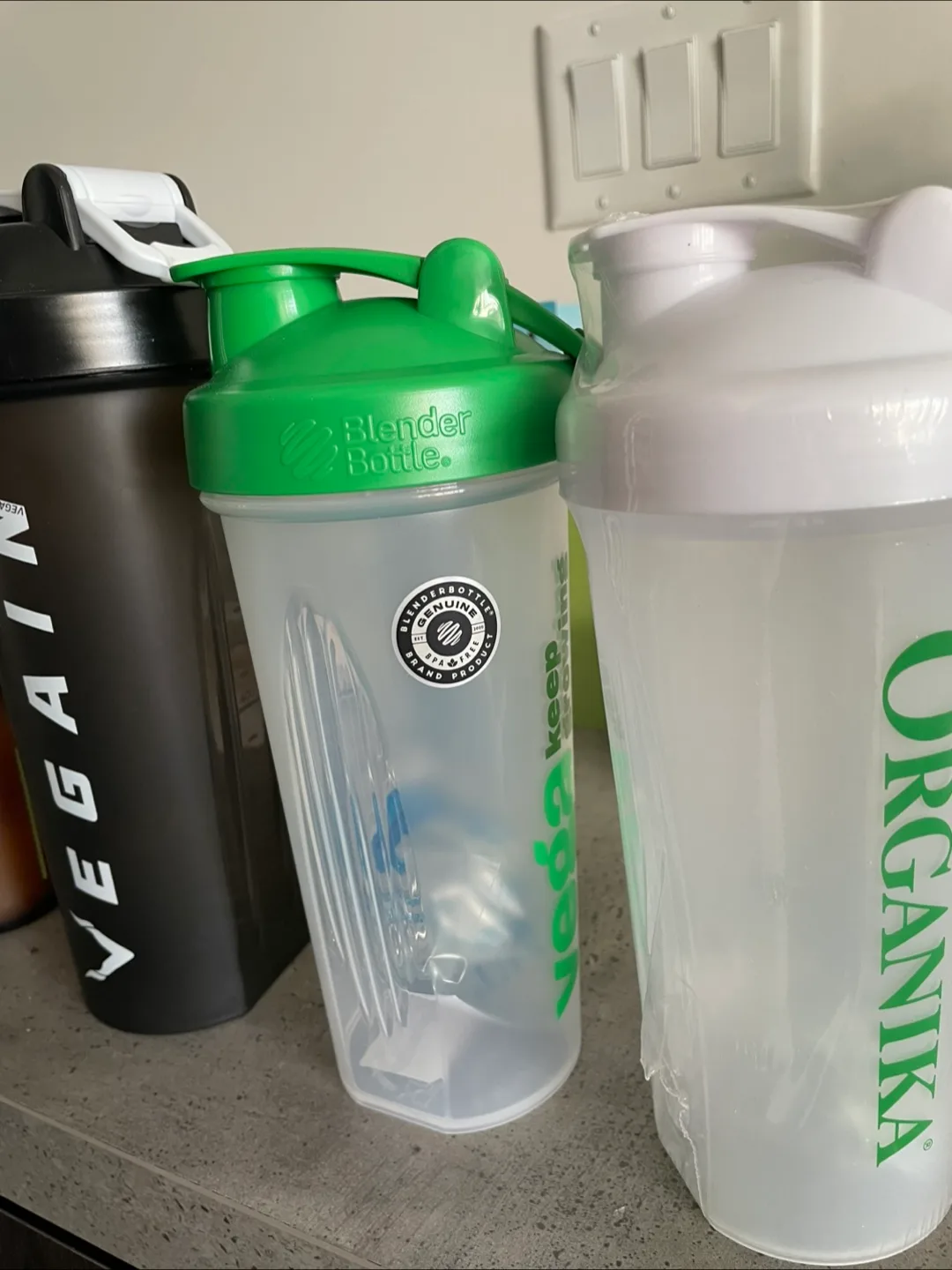 Set of Shaker Bottles image indicator(2)