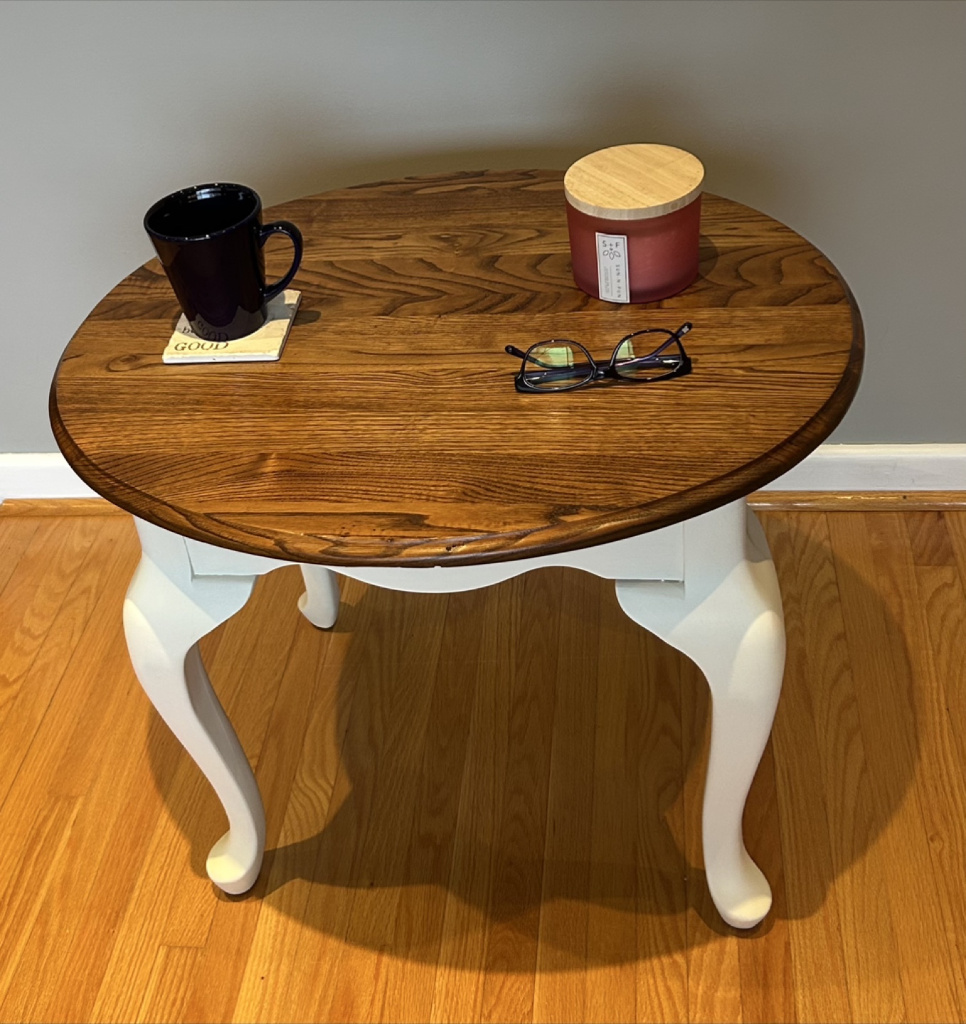Beautiful oak side/end table - photo 4