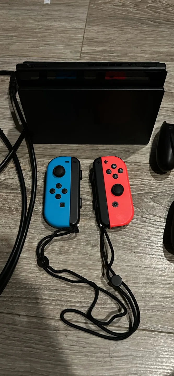 Nintendo Switch Bundle image indicator(2)