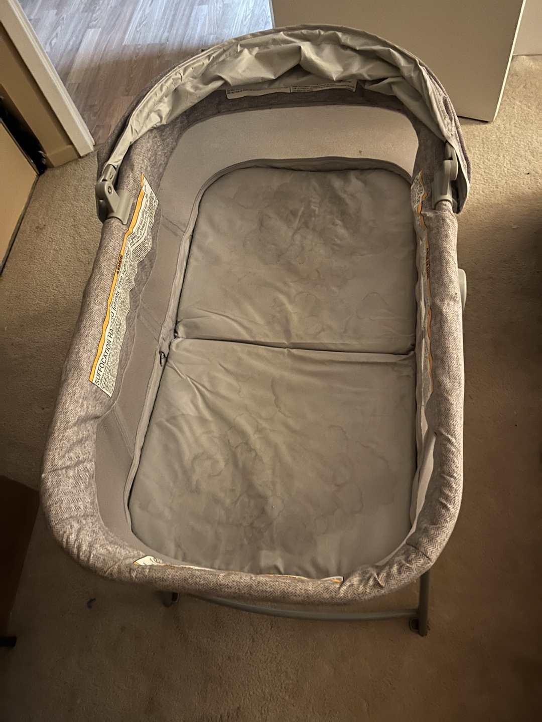Grey Baby Bassinet with Canopy and vibration. - photo 2