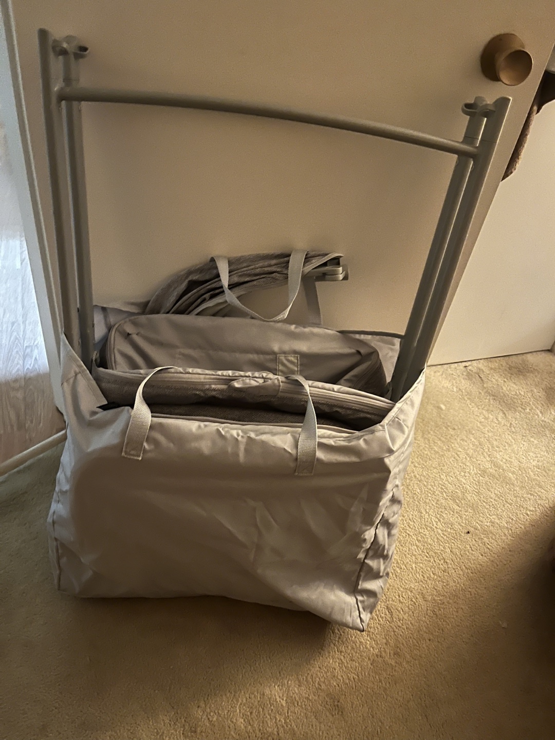 Grey Baby Bassinet with Canopy and vibration. - photo 3