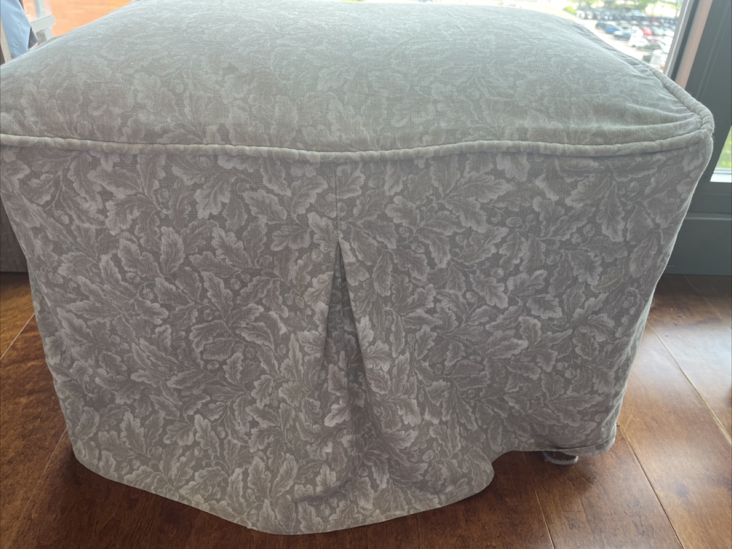 Upholstered Ottoman - photo 2