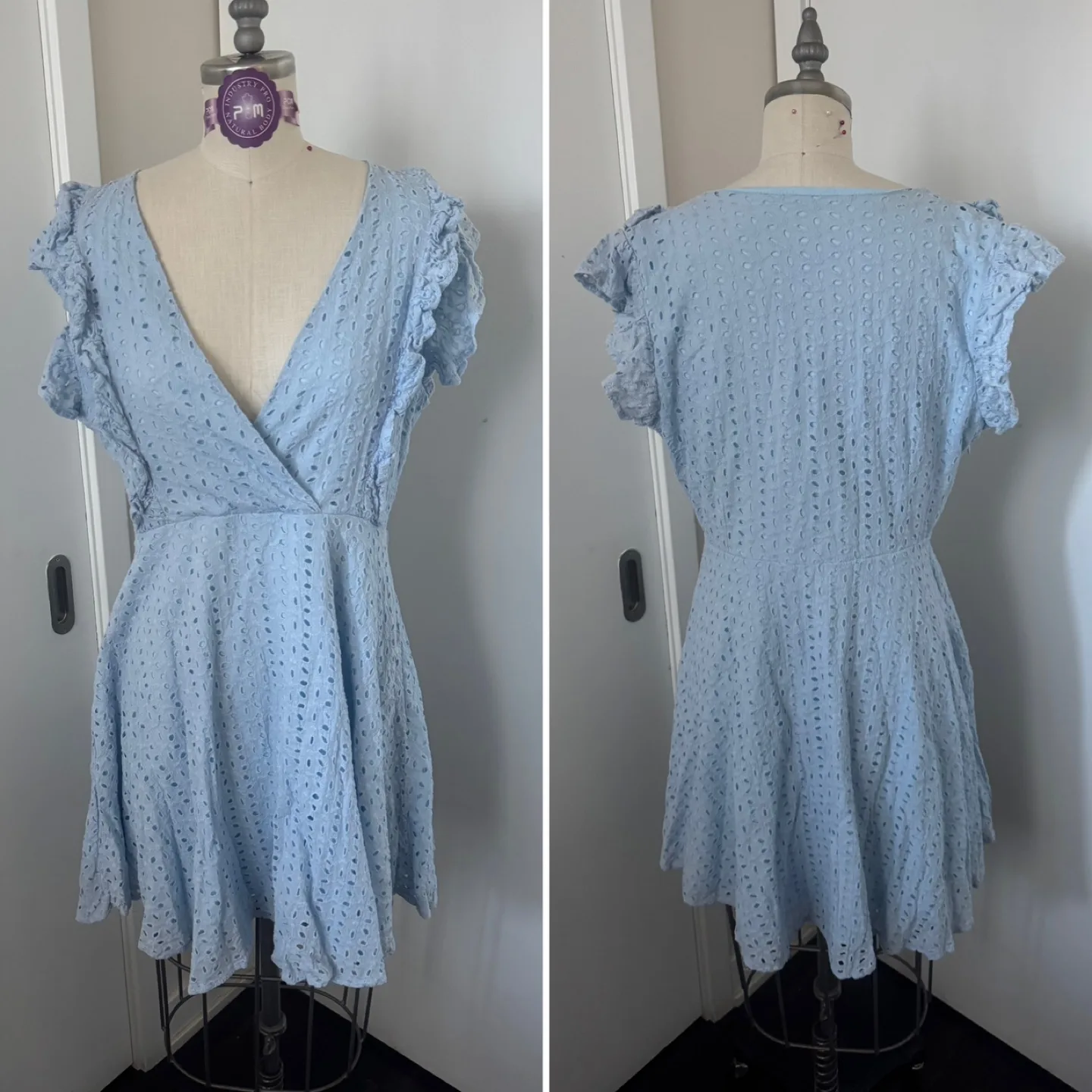 Stunning blue eyelet lace cotton Dress Size Large thumbnail