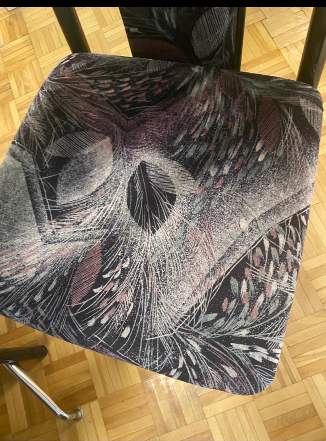 Unique Printed Chair image indicator(2)
