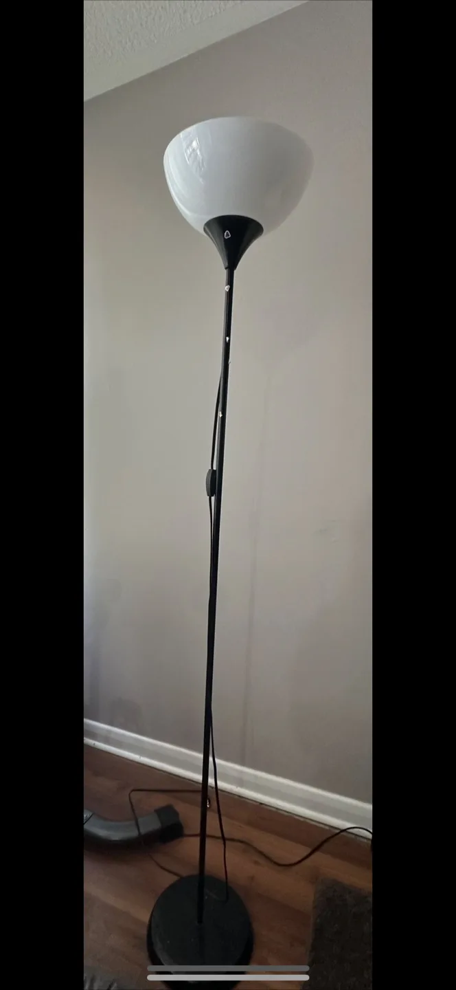 Standing Floor lamp thumbnail