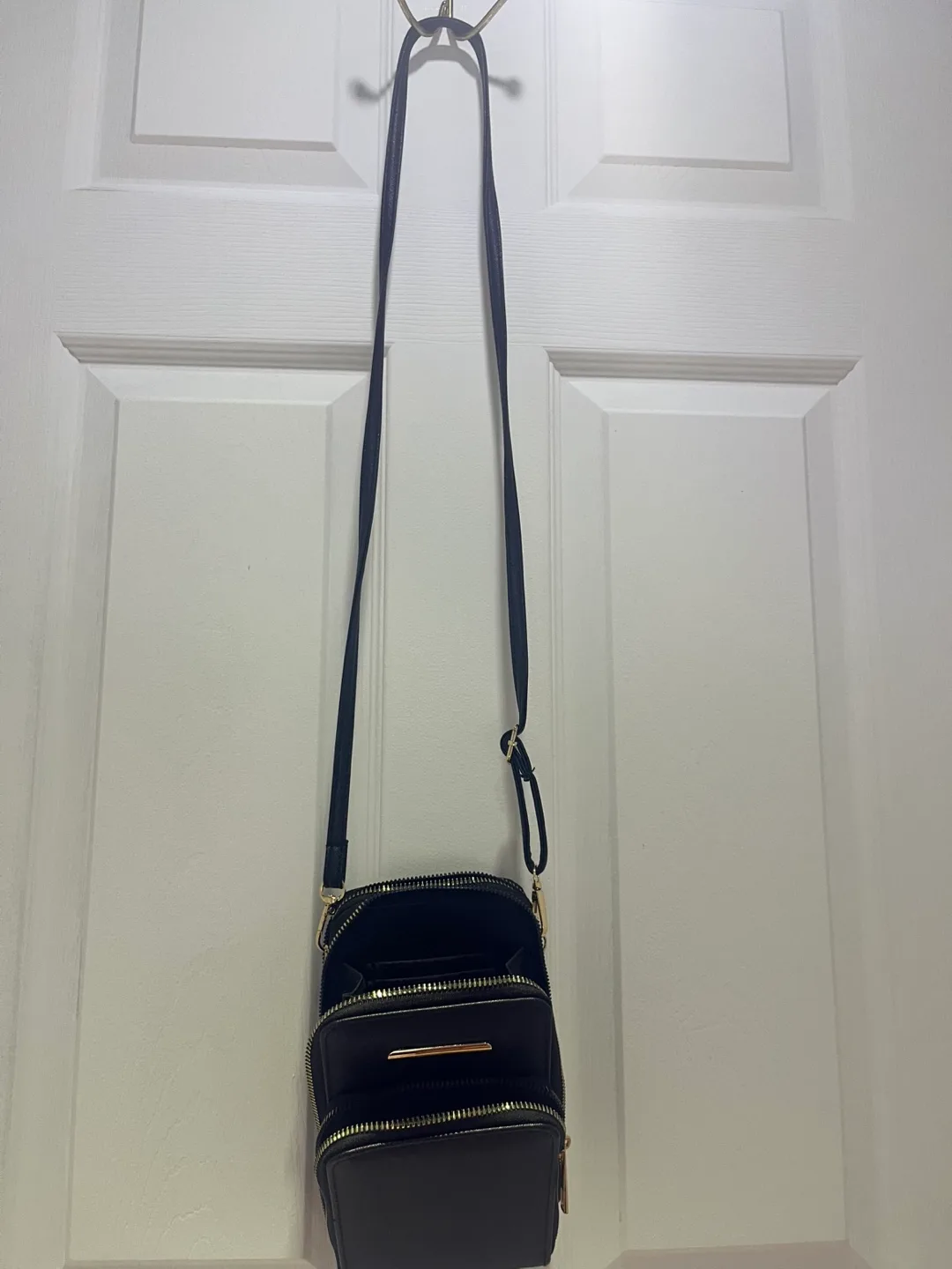 Black Crossbody Bag image indicator(2)