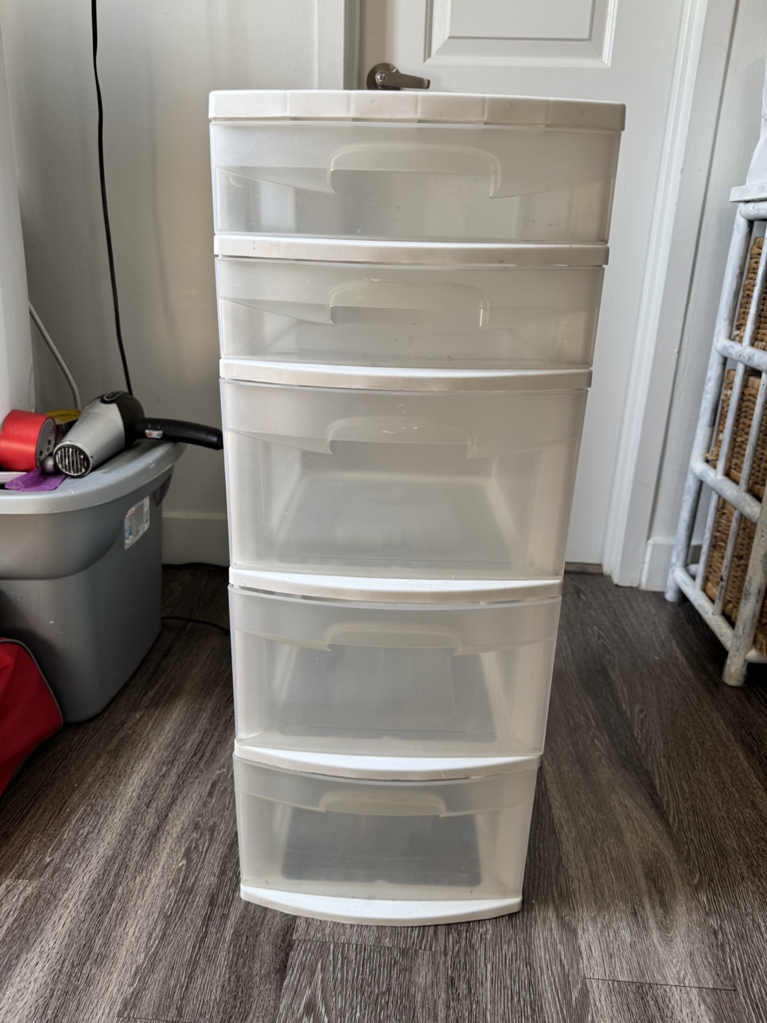 Sterilite Uu 5-Drawer Storage Tower