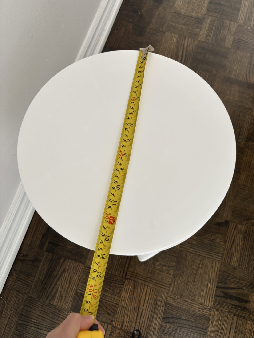 Unique White Side Table (plastic) - photo 4