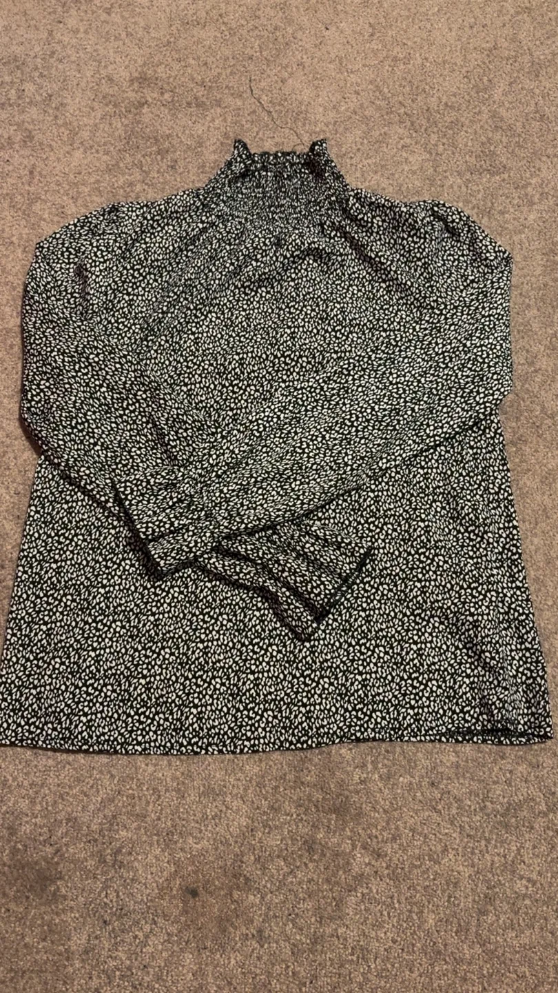 Black and white patterned blouse thumbnail