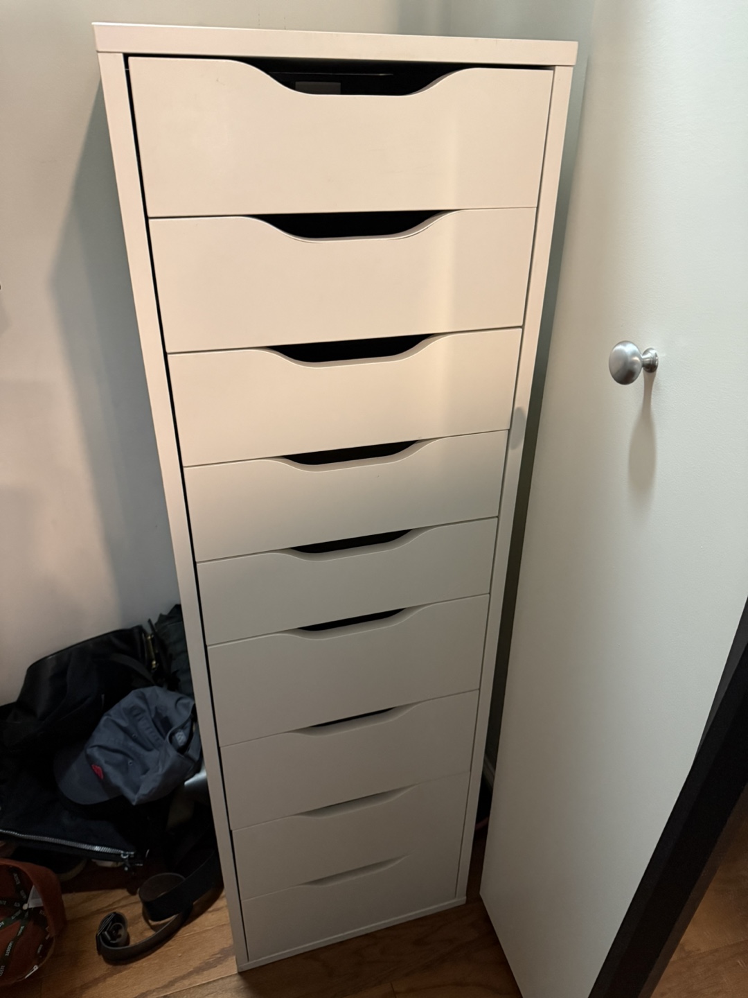 White 9 Drawer Dresser