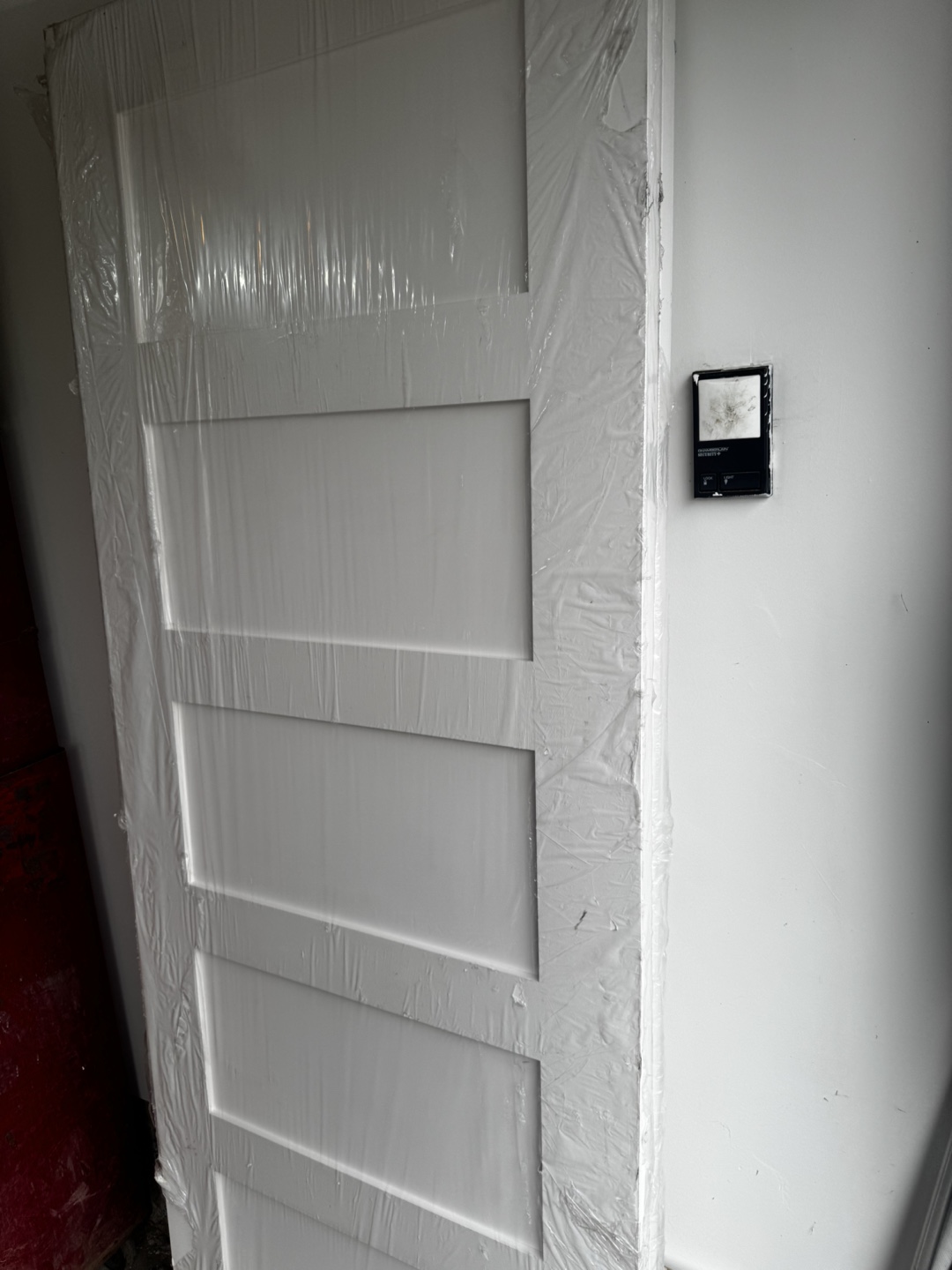 2x White Modern 5-Panel Interior Doors - photo 3