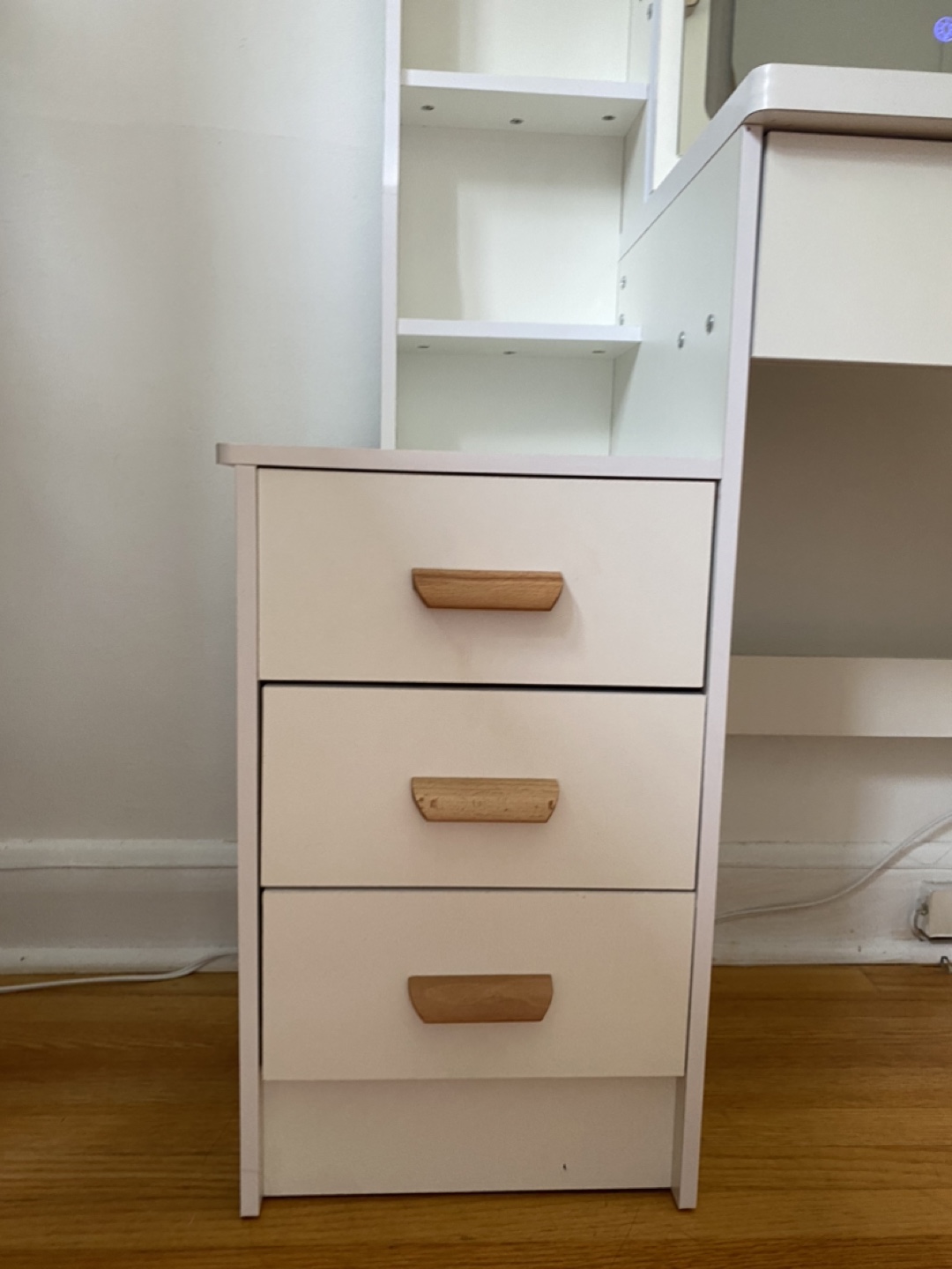 White Vanity Set - photo 2