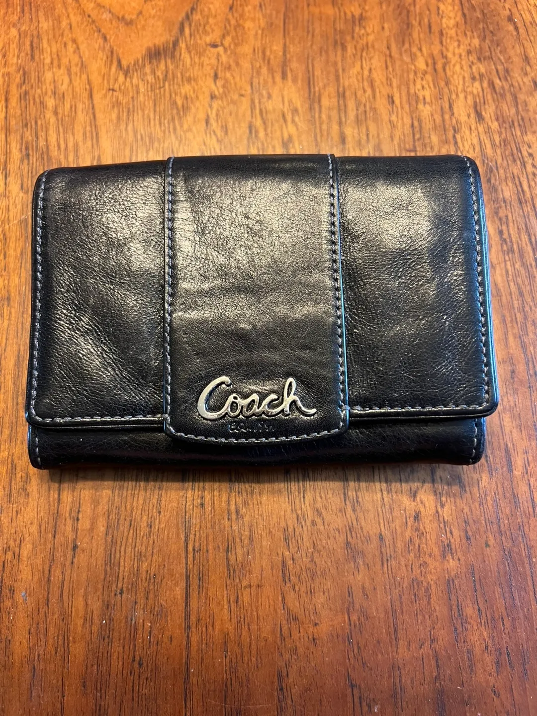 Vintage Authentic Leather Coach Wallet thumbnail