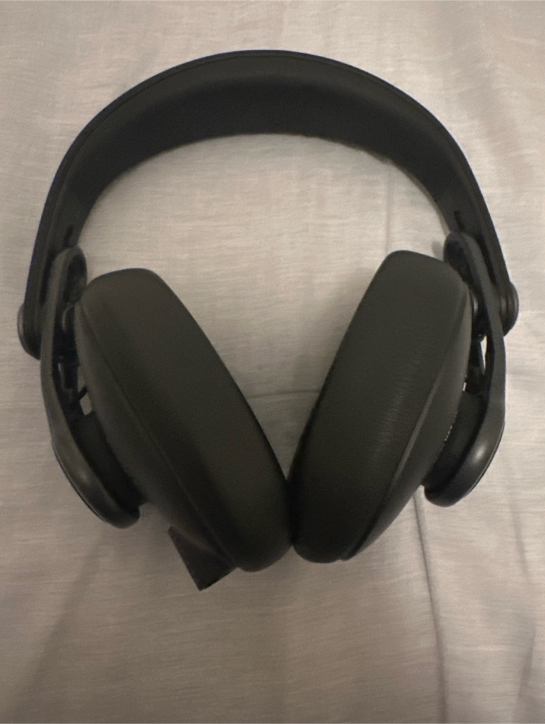 AKG K371