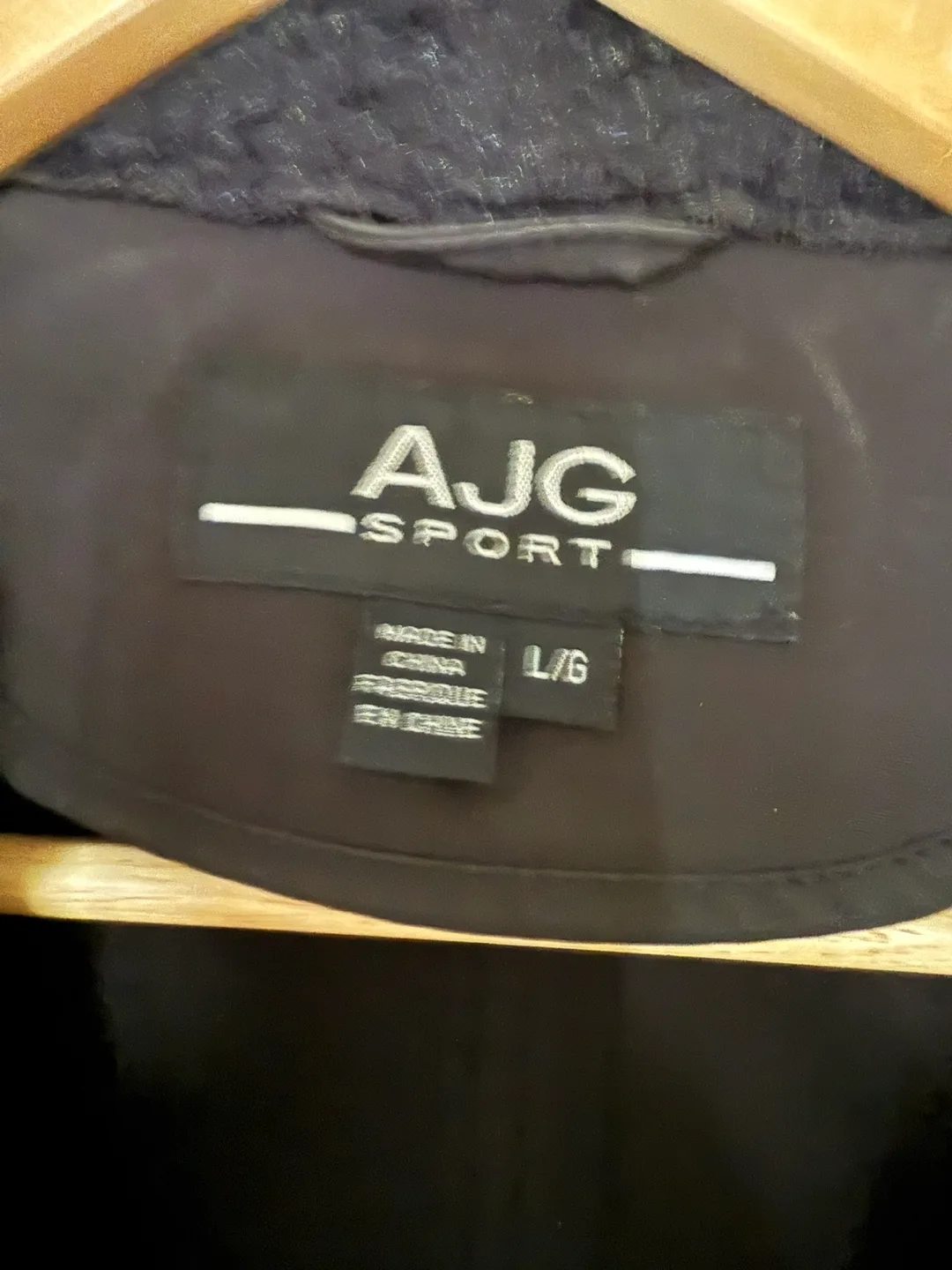 Black Coat with Fur Collar image indicator(3)