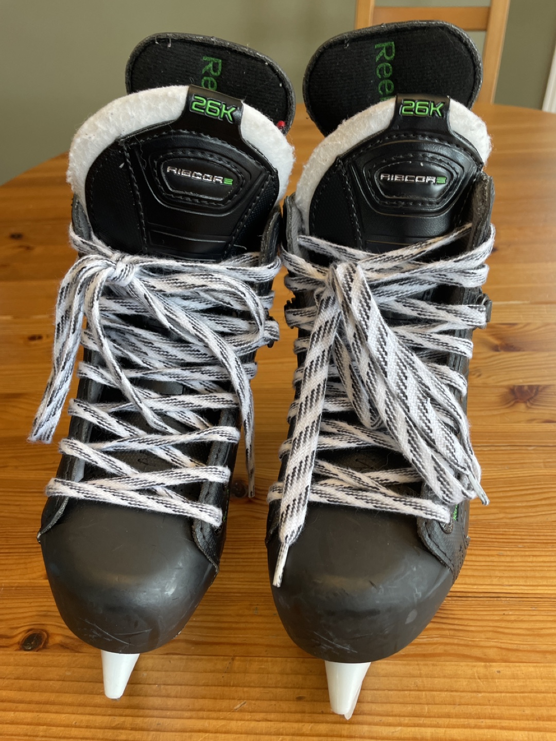 Reebok Ribcor 26K pump hockey skates - photo 3